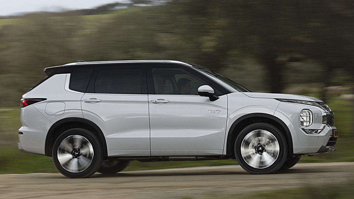 Mitsubishi Outlander PHEV Kaiteki+ 4WD