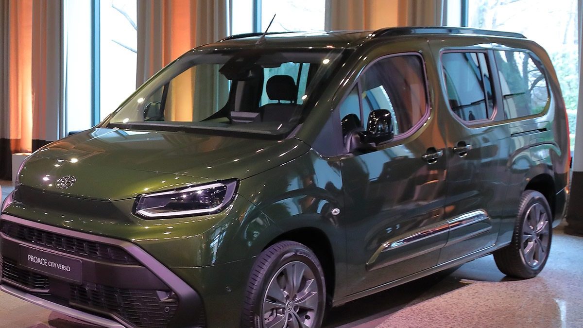 Toyota Proace City Verso larga Proace City Verso Family L2 1.5D 130 CV Active 7 plazas